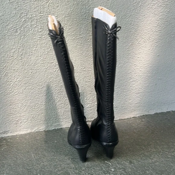 Sofft Knee High Black Heeled Boots Classic Leather Goth Comfort Sz 7.5 - Picture 2 of 11